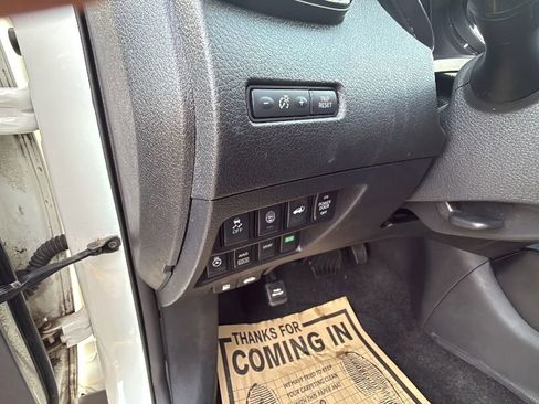 Used 2017 Nissan Rogue SL w/ SL Premium Package image 64