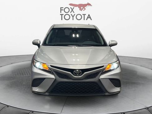 Used 2019 Toyota Camry SE FWD image 9