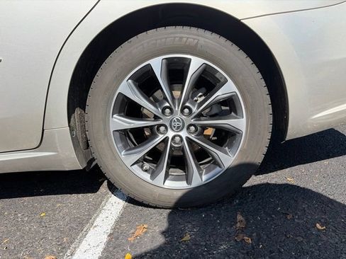 Used 2016 Toyota Avalon XLE Premium FWD image 11