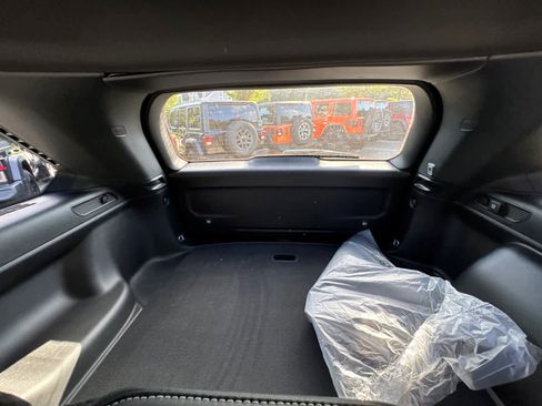 New 2025 Jeep Grand Cherokee Limited w/ Black Appearance Package image 36