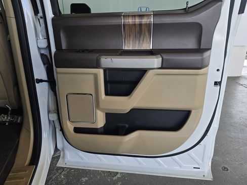 Used 2020 Ford F150 Lariat image 18