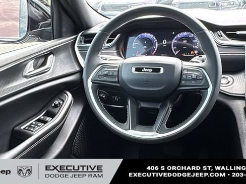 Used 2023 Jeep Grand Cherokee L Laredo AWD/4WD image 24
