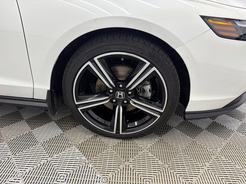 Used 2023 Honda Accord Sport image 13