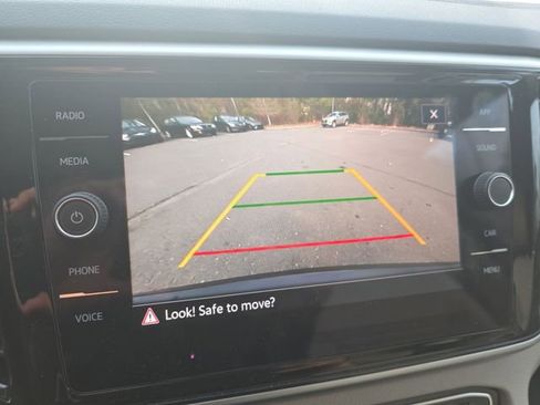 Used 2023 Volkswagen Atlas SE w/ Panoramic Sunroof Package image 38