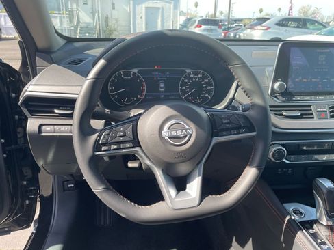 Used 2025 Nissan Altima 2.5 SR image 29