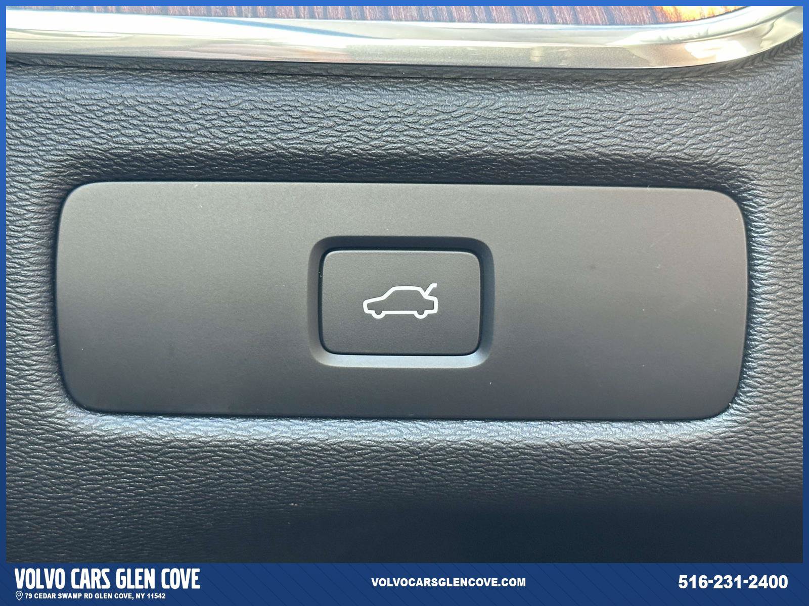 Used 2024 Volvo XC60 B5 Plus w/ Protection Package Premier AWD/4WD image 22