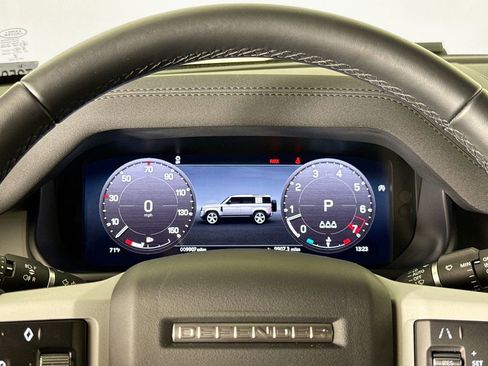 Used 2023 Land Rover Defender 110 S image 10