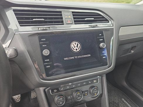 Used 2019 Volkswagen Tiguan SE FWD image 21