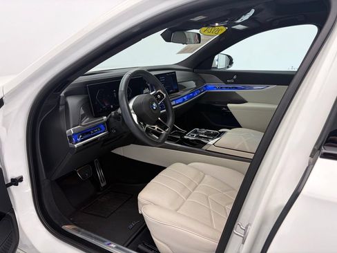 Used 2024 BMW 740i xDrive w/ Executive Package AWD/4WD image 11