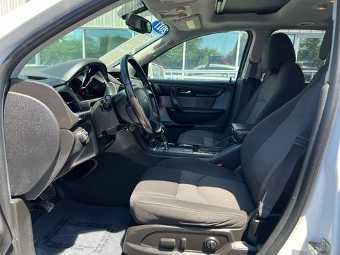 Used 2017 Chevrolet Traverse LT w/ LPO, 'HIT The Road' Package AWD/4WD image 11