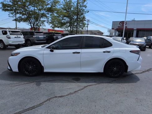 Used 2021 Toyota Camry SE w/ Convenience Package AWD/4WD image 2
