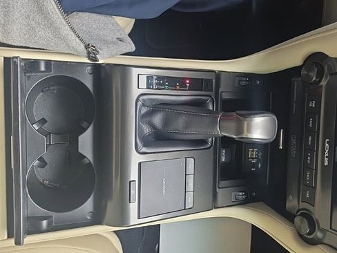 Used 2022 Lexus GX 460 Premium w/ Accessory Package image 26