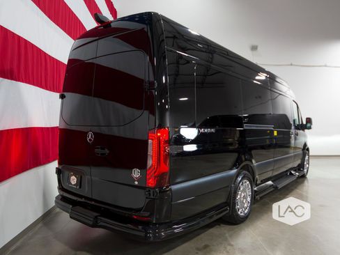 Used 2024 Mercedes-Benz Sprinter 3500 image 24