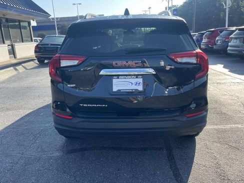 Used 2024 GMC Terrain SLE w/ Driver Convenience Package FWD image 7