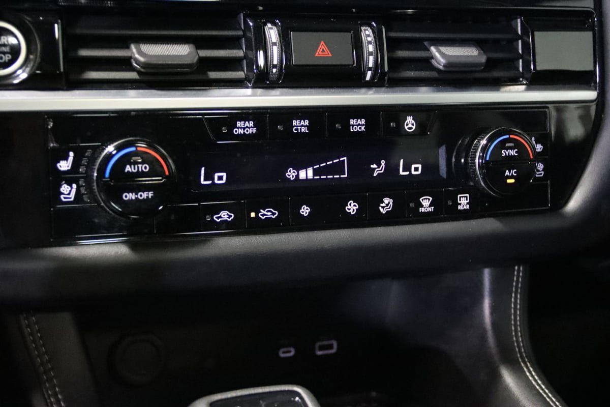 Used 2022 Nissan Pathfinder Platinum AWD/4WD image 46
