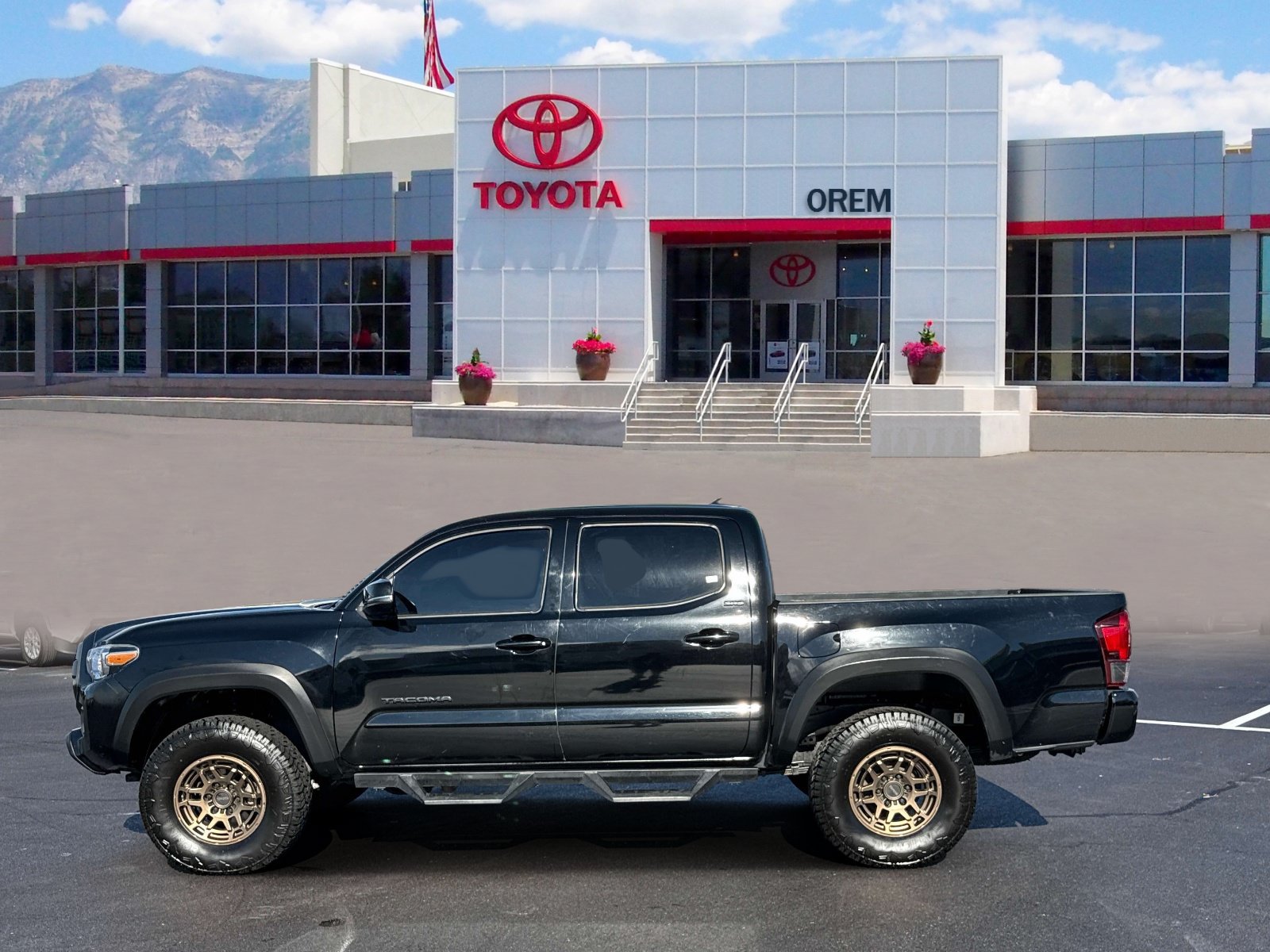 Used 2023 Toyota Tacoma 4x4 Double Cab w/ Trail Edition image 7
