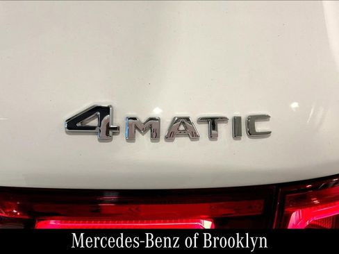 Used 2022 Mercedes-Benz GLB 250 4MATIC image 12