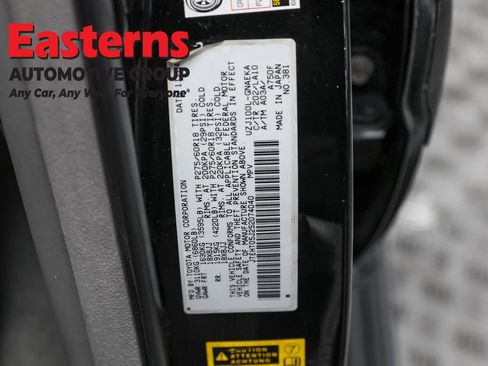 Used 2005 Toyota Land Cruiser image 39