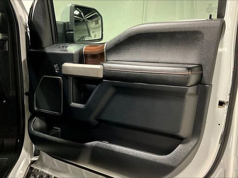 Used 2017 Ford F150 Raptor w/ Equipment Group 802A Luxury image 23