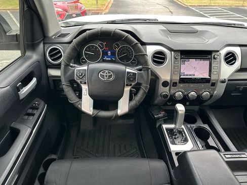 Used 2015 Toyota Tundra SR5 w/ SR5 Upgrade Package AWD/4WD image 11