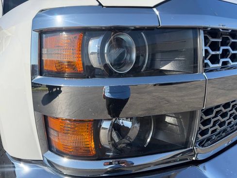 Used 2019 Chevrolet Silverado 2500 W/T AWD/4WD image 6