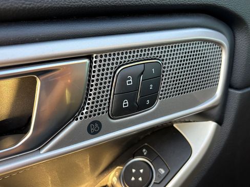 Used 2021 Ford Explorer Limited w/ Equipment Group 301A image 21