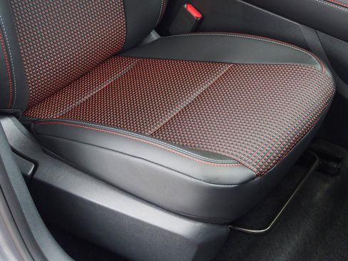 Used 2026 Nissan Kicks SR image 12