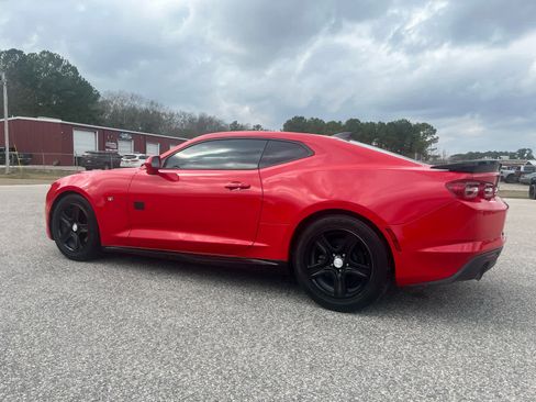 Used 2020 Chevrolet Camaro LT image 3