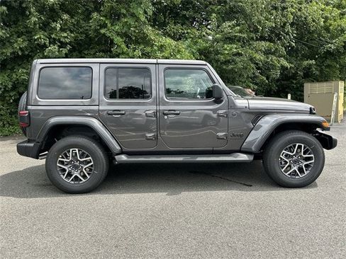 New 2025 Jeep Wrangler Unlimited Sahara image 9