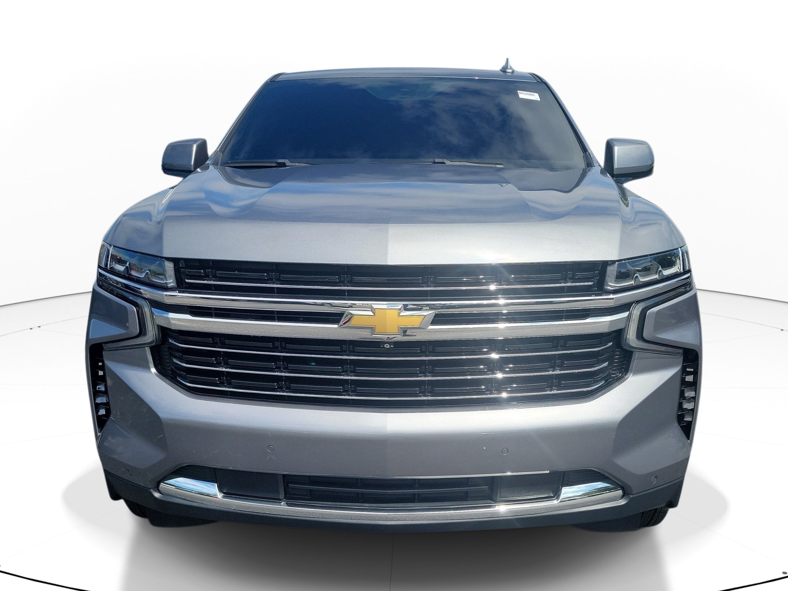Used 2022 Chevrolet Suburban LT w/ Luxury Package AWD/4WD image 2