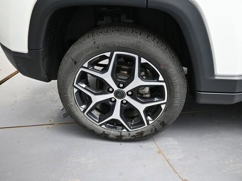 Used 2025 Jeep Compass Limited AWD/4WD image 17