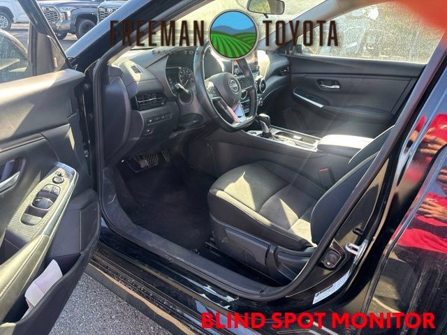 Used 2025 Nissan Sentra SR FWD image 7