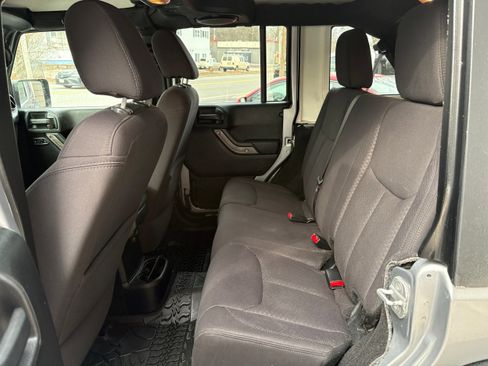 Used 2013 Jeep Wrangler Unlimited Sport image 13