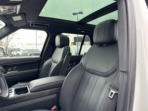 Used 2023 Land Rover Range Rover SE image 21