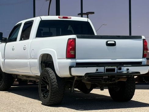 Used 2004 Chevrolet Silverado 2500 LT RWD image 10