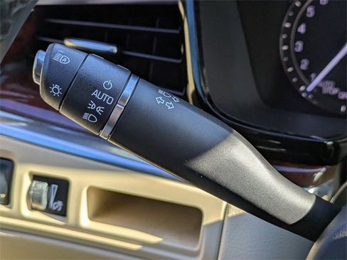 Used 2017 Cadillac XT5 Premium Luxury w/ LPO, Wheel Lock Package image 31