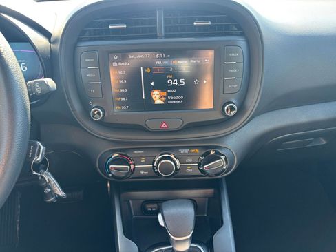 Used 2025 Kia Soul LX w/ LX Technology Package image 18