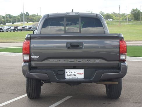 Used 2022 Toyota Tacoma SR w/ SR Convenience Package image 3