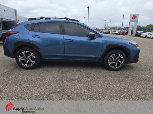 Used 2024 Subaru Crosstrek 2.0i Premium AWD/4WD image 2