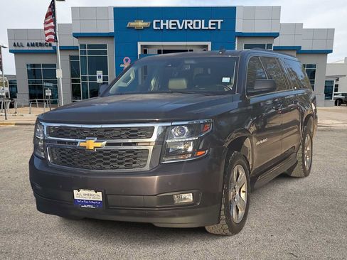 Used 2016 Chevrolet Suburban LT RWD image 1