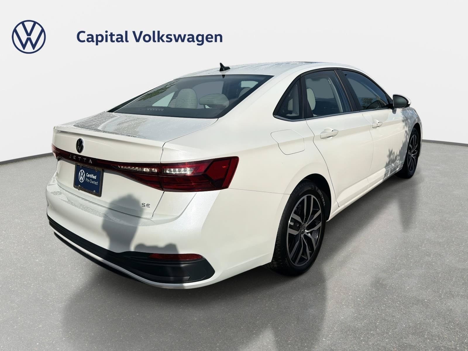 Used 2026 Volkswagen Jetta SE FWD image 5