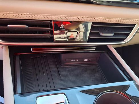 Used 2025 Volkswagen Atlas SEL image 18