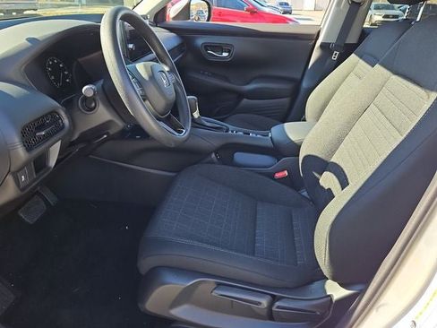New 2026 Honda HR-V LX image 9