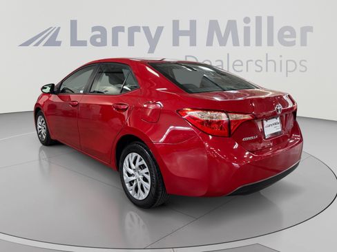 Used 2017 Toyota Corolla LE w/ Carpet Mat Package (TMS) FWD image 3