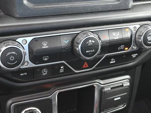 Used 2022 Jeep Wrangler Sport image 25