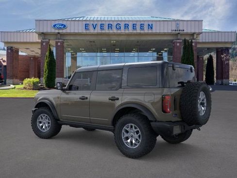 New 2025 Ford Bronco Badlands image 4