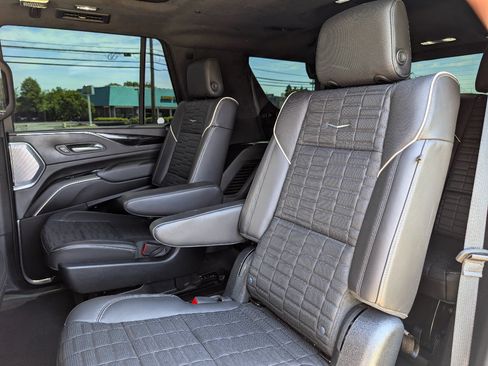 Used 2023 Cadillac Escalade V w/ LPO, ONYX Package AWD/4WD image 18
