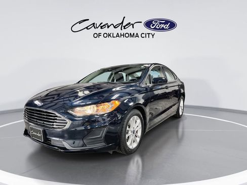 Used 2020 Ford Fusion SE FWD image 4