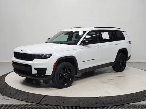 Used 2024 Jeep Grand Cherokee L Laredo AWD/4WD image 3