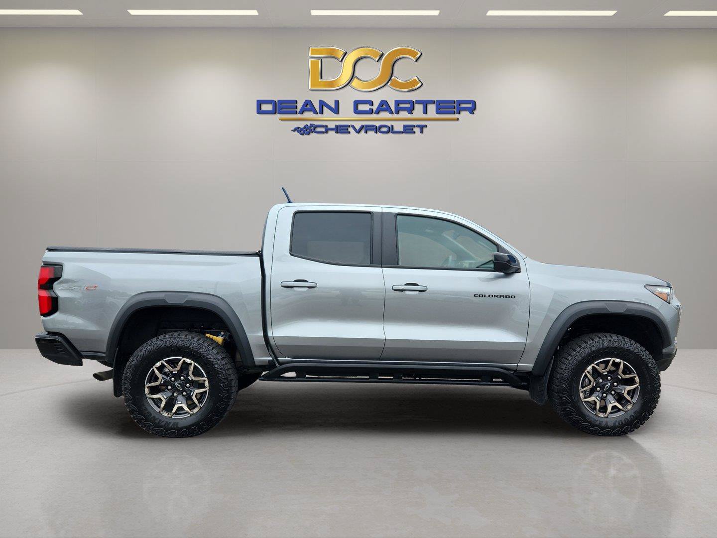 Used 2024 Chevrolet Colorado ZR2 w/ Technology Package AWD/4WD image 6